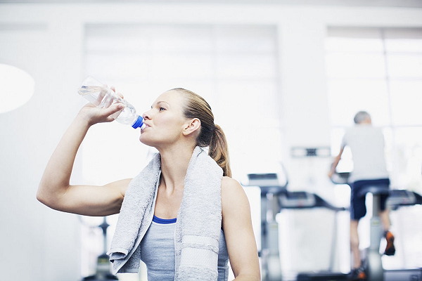 Uống nước hàng ngày để đạt được sức khỏe cao nhất