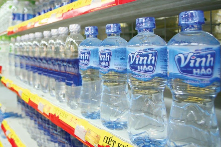Nước khoáng Vĩnh Hão được bán khá phổ biến trong các siêu thị