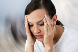 Hoa mắt chóng mặt là triệu chứng nguy hiểm của thiếu canxi