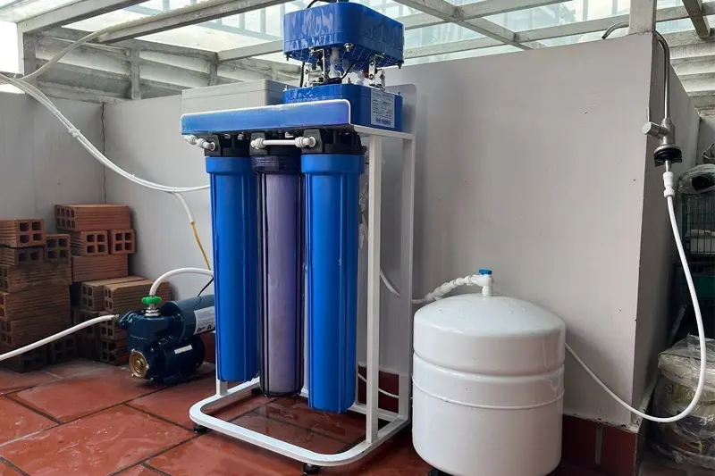 Hệ thống lọc tổng đầu nguồn thường được lắp tại bình chứa nước sân thượng